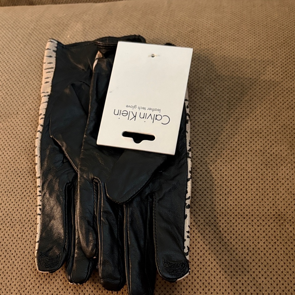 Calvin Klein Women’s Snakeskin Leather Driving Gloves (S) New - Picture 2 of 6